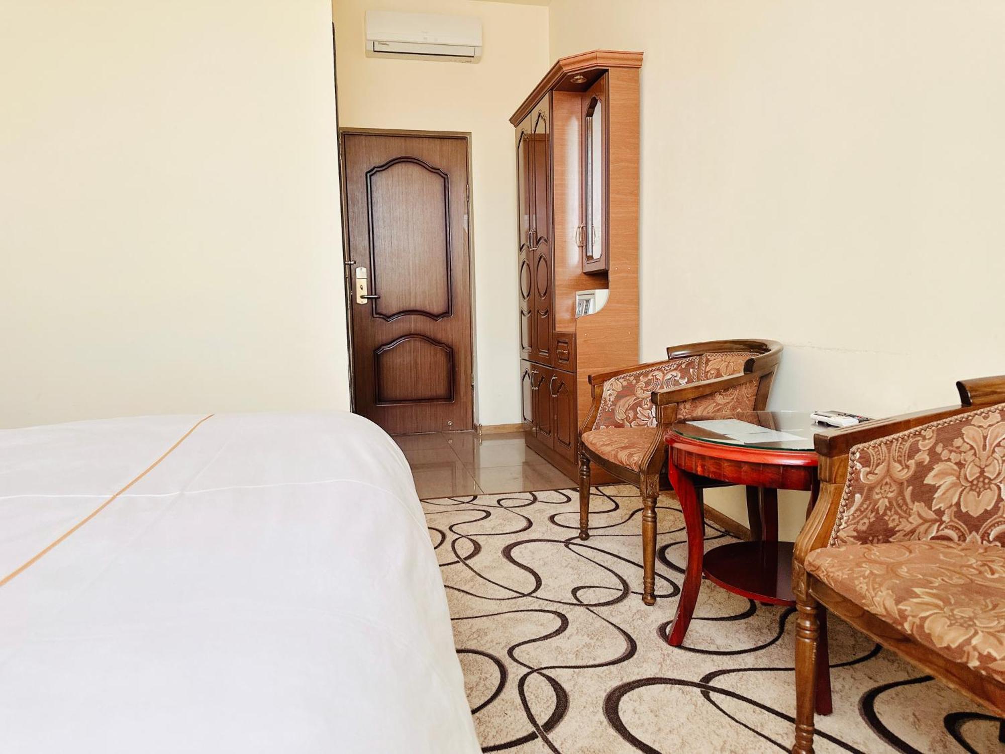 Sd Hotel Erivan Dış mekan fotoğraf