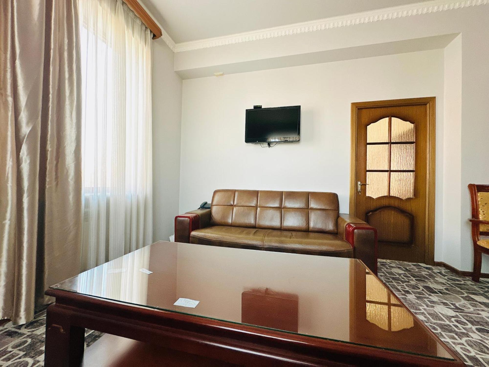 Sd Hotel Erivan Dış mekan fotoğraf